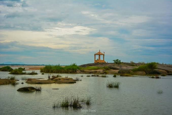 Subarnapur – Odisha’s Quiet Confluence of Rivers, Weaves & Temples