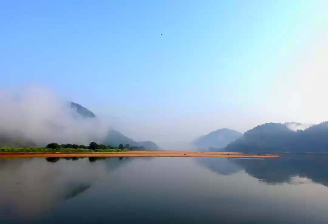 When the Earth Created a Lake