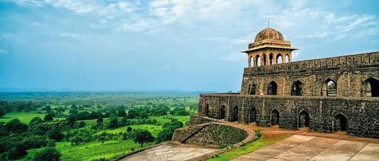 Mandu: The Poetry of Stone and Silence