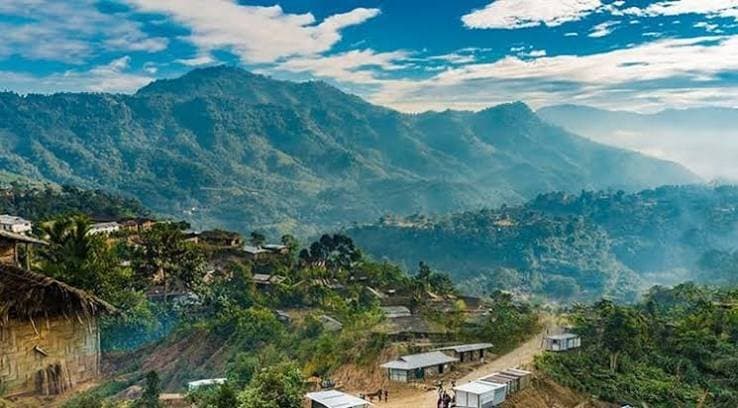 Mon Village – Into the Land of the Konyak Warriors