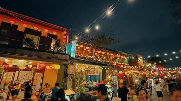 Vietnamese Cuisine: 6 Must-Try Dishes from Hanoi, Halong Bay, and Da Nang